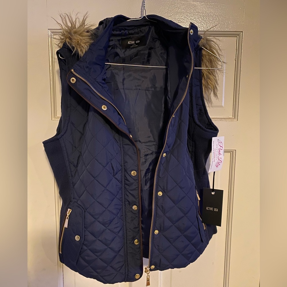 Women’s vest jacket with hood